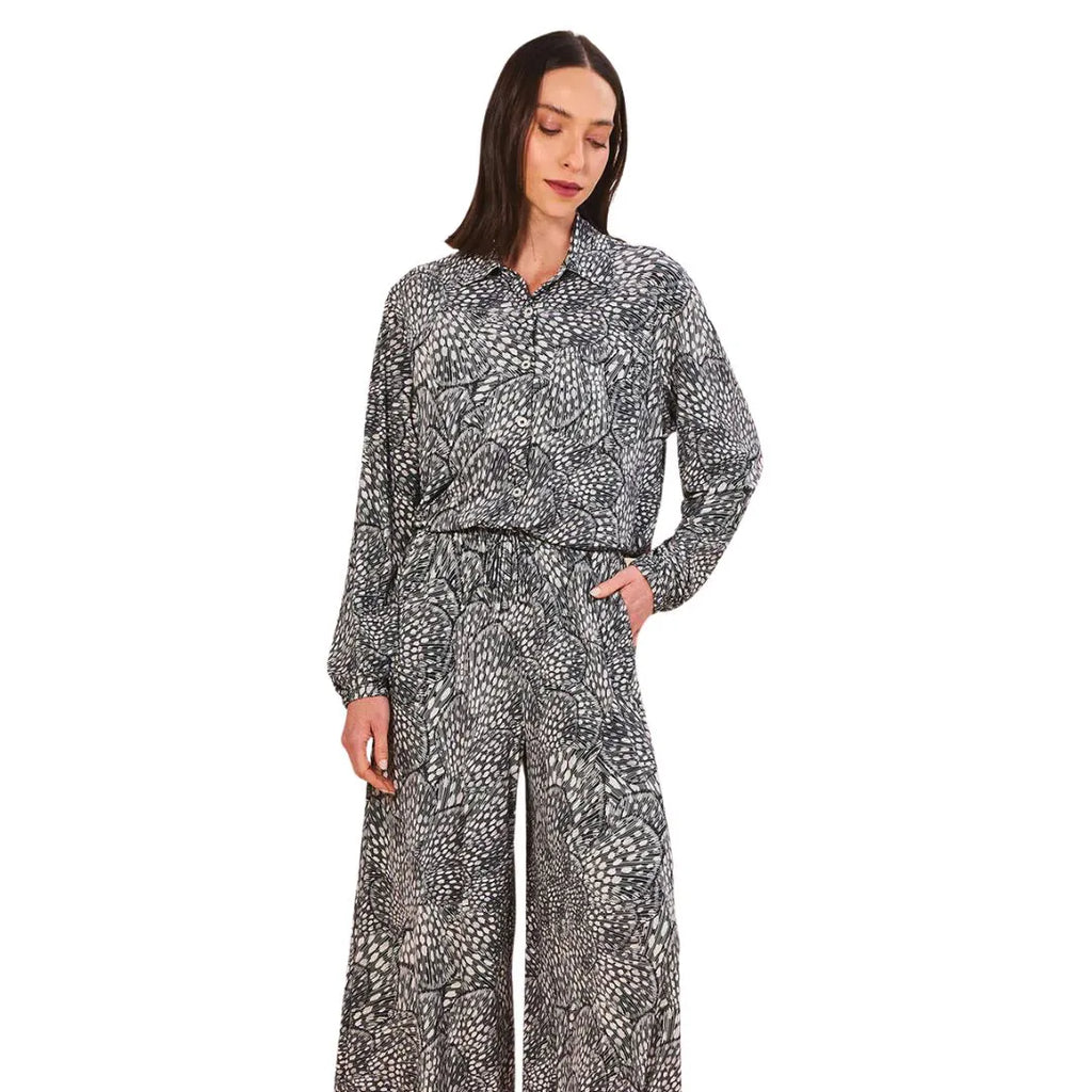 Camisa Feminina UV Line Vitória Asas 26 Estampa Manga Longa Proteção Solar